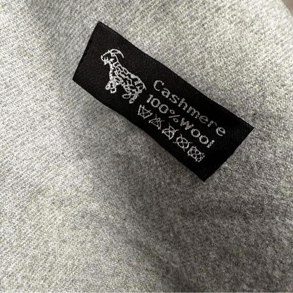 100% Cashmere embroidered floral scarf wrap ruana - Picture 4 of 10